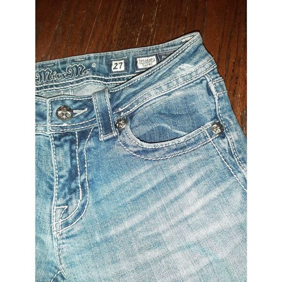 Size 27 Miss Me Denim Capri Blue Jean with Embellished Pockets Angel Wings - Picture 4 of 10